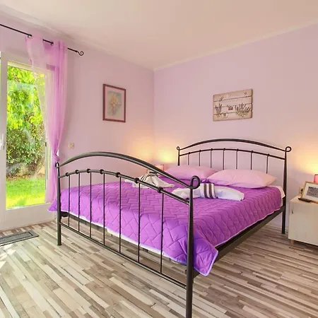 شقة Elegant Krk Hideaway With Terrace - One Bedroom With Terrace