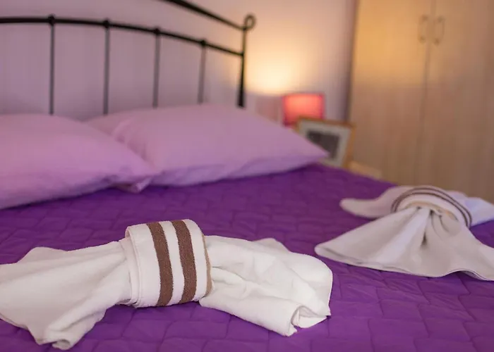 Elegant Krk Hideaway With Terrace - One Bedroom With Terrace