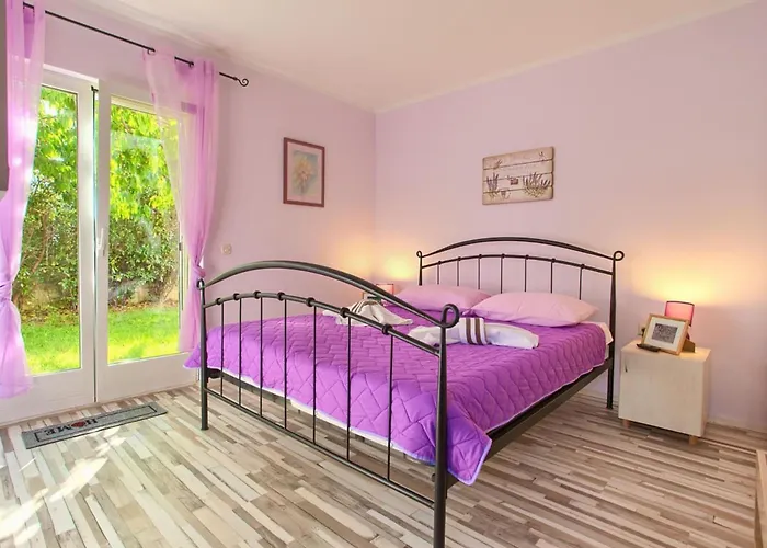 Appartamento Elegant Krk Hideaway With Terrace - One Bedroom With Terrace